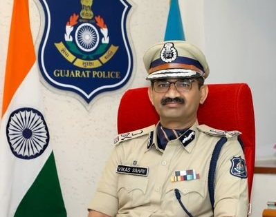Red Fort blast: Gujarat DGP holds meeting on anti-terror preparedness in state | Red Fort blast: Gujarat DGP holds meeting on anti-terror preparedness in state Red Fort blast: Gujarat DGP holds meeting on anti-terror preparedness in state | Red Fort blast: Gujarat DGP holds meeting on anti-terror preparedness in state