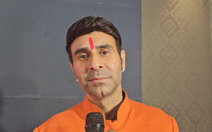 Sandip Soparrkar shares interesting anecdote about performing with Dharmendra’s family | Sandip Soparrkar shares interesting anecdote about performing with Dharmendra’s family