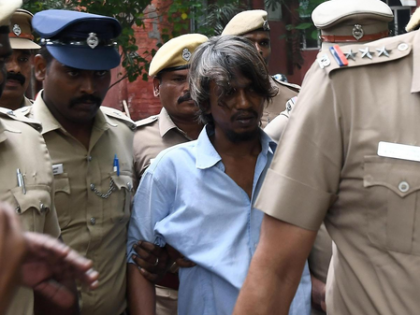 History-sheeter attempts to throw slipper at judge day after getting 10-year jail term | History-sheeter attempts to throw slipper at judge day after getting 10-year jail term