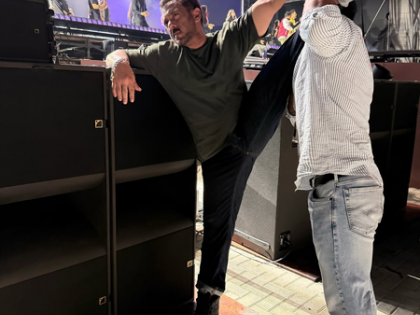 Salman Khan says 'Aahhhhaaa' as he drops backstage glimpses from the Da-Bangg tour | Salman Khan says 'Aahhhhaaa' as he drops backstage glimpses from the Da-Bangg tour