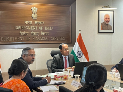 Centre asks insurance firms to speed up settlement of health claims | Centre asks insurance firms to speed up settlement of health claims