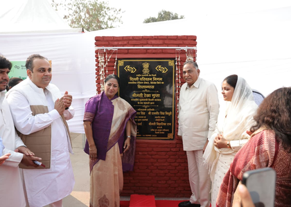 Delhi CM flags off 50 e-buses, lays foundation stone for automated vehicle testing station | Delhi CM flags off 50 e-buses, lays foundation stone for automated vehicle testing station