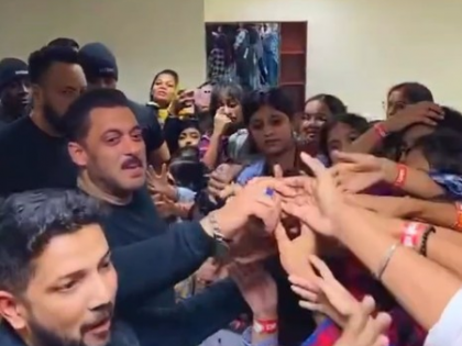 Salman Khan celebrates Children’s Day amidst his little admirers | Salman Khan celebrates Children’s Day amidst his little admirers Salman Khan celebrates Children’s Day amidst his little admirers | Salman Khan celebrates Children’s Day amidst his little admirers