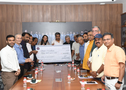 Maharashtra Cricket Association felicitates Smriti Mandhana with Rs 50 lakh award | Maharashtra Cricket Association felicitates Smriti Mandhana with Rs 50 lakh award Maharashtra Cricket Association felicitates Smriti Mandhana with Rs 50 lakh award | Maharashtra Cricket Association felicitates Smriti Mandhana with Rs 50 lakh award