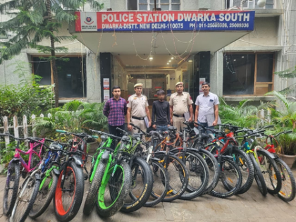 Delhi Police arrest man, recover 16 stolen bicycles | Delhi Police arrest man, recover 16 stolen bicycles Delhi Police arrest man, recover 16 stolen bicycles | Delhi Police arrest man, recover 16 stolen bicycles