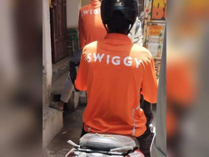 Swiggy faces backlash after vegetarian order delivered as non-veg | Swiggy faces backlash after vegetarian order delivered as non-veg Swiggy faces backlash after vegetarian order delivered as non-veg | Swiggy faces backlash after vegetarian order delivered as non-veg