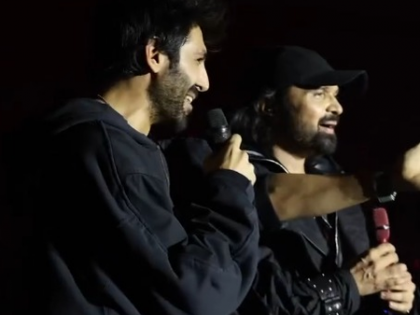 Himesh Reshammiya trolls himself, asks Kartik Aaryan, 'Regular Gau Yaa Naak Se?' | Himesh Reshammiya trolls himself, asks Kartik Aaryan, 'Regular Gau Yaa Naak Se?' Himesh Reshammiya trolls himself, asks Kartik Aaryan, 'Regular Gau Yaa Naak Se?' | Himesh Reshammiya trolls himself, asks Kartik Aaryan, 'Regular Gau Yaa Naak Se?'