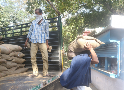 TN ration shop staff struggle with 'inadequate' funds for essential commodities' deliveries | TN ration shop staff struggle with 'inadequate' funds for essential commodities' deliveries