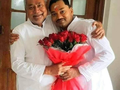 Nishant Kumar hugs father Nitish Kumar after NDA win, photograph goes viral | Nishant Kumar hugs father Nitish Kumar after NDA win, photograph goes viral Nishant Kumar hugs father Nitish Kumar after NDA win, photograph goes viral | Nishant Kumar hugs father Nitish Kumar after NDA win, photograph goes viral