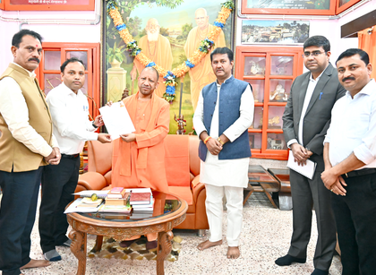 CM Yogi completes SIR voter list verification process in Gorakhpur | CM Yogi completes SIR voter list verification process in Gorakhpur CM Yogi completes SIR voter list verification process in Gorakhpur | CM Yogi completes SIR voter list verification process in Gorakhpur