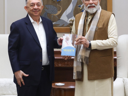 PM Modi meets author Berjis Desai, receives a copy of ‘Modi’s Mission’ | PM Modi meets author Berjis Desai, receives a copy of ‘Modi’s Mission’ PM Modi meets author Berjis Desai, receives a copy of ‘Modi’s Mission’ | PM Modi meets author Berjis Desai, receives a copy of ‘Modi’s Mission’