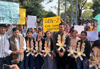 Chaos at Rajasthan University: Police lathi-charge protesting students, scores detained | Chaos at Rajasthan University: Police lathi-charge protesting students, scores detained Chaos at Rajasthan University: Police lathi-charge protesting students, scores detained | Chaos at Rajasthan University: Police lathi-charge protesting students, scores detained