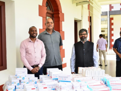 India hands over consignment of medicines to Seychelles | India hands over consignment of medicines to Seychelles
