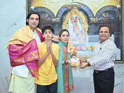 Zayed Khan celebrates 20th wedding anniversary at late mother Zarine Khan's favourite place, Shirdi | Zayed Khan celebrates 20th wedding anniversary at late mother Zarine Khan's favourite place, Shirdi