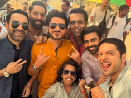 Ali Fazal shares BTS moment from ‘Mirzapur: The Movie’: ‘Humaara zara beyt keejiyega’ | Ali Fazal shares BTS moment from ‘Mirzapur: The Movie’: ‘Humaara zara beyt keejiyega’