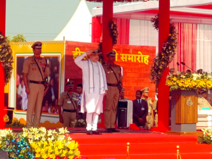 As long as BSF guards border, no enemy can enter India: Amit Shah in Gujarat | As long as BSF guards border, no enemy can enter India: Amit Shah in Gujarat