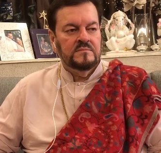 Nitin Mukesh pays musical tribute to late star Dharmendra with song from his debut film | Nitin Mukesh pays musical tribute to late star Dharmendra with song from his debut film