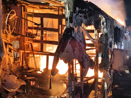 Miraculous escape for 45 passengers as bus carrying them catches fire on Gwalior highway | Miraculous escape for 45 passengers as bus carrying them catches fire on Gwalior highway Miraculous escape for 45 passengers as bus carrying them catches fire on Gwalior highway | Miraculous escape for 45 passengers as bus carrying them catches fire on Gwalior highway