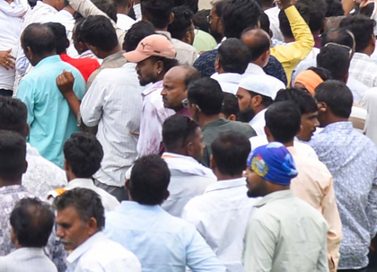 MP: Farmers protest over urea shortage in Ujjain, traffic disrupted for hours | MP: Farmers protest over urea shortage in Ujjain, traffic disrupted for hours MP: Farmers protest over urea shortage in Ujjain, traffic disrupted for hours | MP: Farmers protest over urea shortage in Ujjain, traffic disrupted for hours