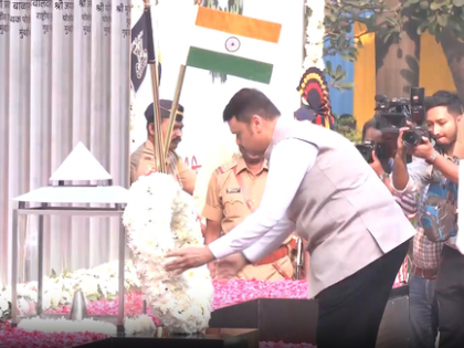 Mumbai remembers its martyrs and citizens on 26/11 terror attack anniversary | Mumbai remembers its martyrs and citizens on 26/11 terror attack anniversary