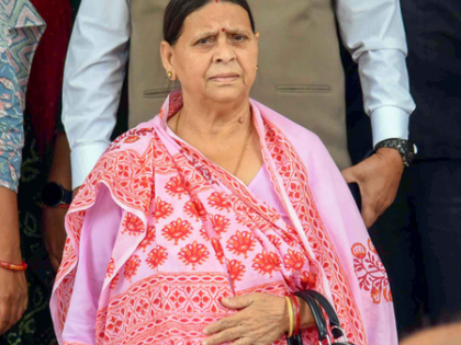 Delhi court seeks CBI response on Rabri Devi's plea to transfer IRCTC scam case | Delhi court seeks CBI response on Rabri Devi's plea to transfer IRCTC scam case