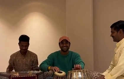 Pulkit Samrat shows off his tabla skills, shares life lessons through music | Pulkit Samrat shows off his tabla skills, shares life lessons through music Pulkit Samrat shows off his tabla skills, shares life lessons through music | Pulkit Samrat shows off his tabla skills, shares life lessons through music