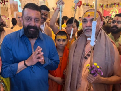 Sanjay Dutt meets Shankaracharya Swami Avimukteshwaranand, seeks blessings | Sanjay Dutt meets Shankaracharya Swami Avimukteshwaranand, seeks blessings Sanjay Dutt meets Shankaracharya Swami Avimukteshwaranand, seeks blessings | Sanjay Dutt meets Shankaracharya Swami Avimukteshwaranand, seeks blessings