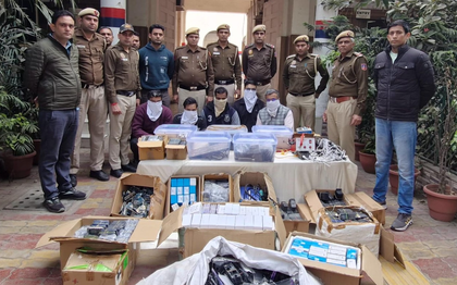 Delhi: Illegal mobile manufacturing unit busted in Karol Bagh; 5 arrested | Delhi: Illegal mobile manufacturing unit busted in Karol Bagh; 5 arrested
