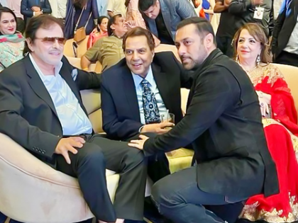 Sanjay Khan recalls a rifle-point encounter in Leh during shooting of ‘Haqeeqat’ with Dharmendra | Sanjay Khan recalls a rifle-point encounter in Leh during shooting of ‘Haqeeqat’ with Dharmendra Sanjay Khan recalls a rifle-point encounter in Leh during shooting of ‘Haqeeqat’ with Dharmendra | Sanjay Khan recalls a rifle-point encounter in Leh during shooting of ‘Haqeeqat’ with Dharmendra
