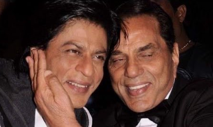 Shah Rukh Khan and Aryan Khan arrive for late Dharmendra's prayer meet | Shah Rukh Khan and Aryan Khan arrive for late Dharmendra's prayer meet Shah Rukh Khan and Aryan Khan arrive for late Dharmendra's prayer meet | Shah Rukh Khan and Aryan Khan arrive for late Dharmendra's prayer meet