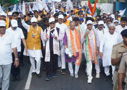 Gujarat: Patriotic fervour outpours as Unity March moves through Anand | Gujarat: Patriotic fervour outpours as Unity March moves through Anand Gujarat: Patriotic fervour outpours as Unity March moves through Anand | Gujarat: Patriotic fervour outpours as Unity March moves through Anand