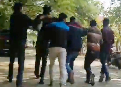 MP: Two journalists thrashed, held hostage for hours for exposing RTO Dept nexus | MP: Two journalists thrashed, held hostage for hours for exposing RTO Dept nexus MP: Two journalists thrashed, held hostage for hours for exposing RTO Dept nexus | MP: Two journalists thrashed, held hostage for hours for exposing RTO Dept nexus