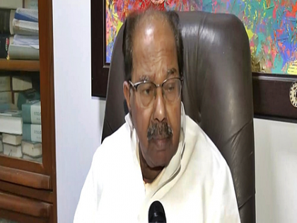 'Leadership must go': Veerappa Moily blames Cong high command's negligence for K'taka crisis | 'Leadership must go': Veerappa Moily blames Cong high command's negligence for K'taka crisis 'Leadership must go': Veerappa Moily blames Cong high command's negligence for K'taka crisis | 'Leadership must go': Veerappa Moily blames Cong high command's negligence for K'taka crisis