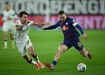 Stubborn Monchengladbach holds runner-up Leipzig in Bundesliga | Stubborn Monchengladbach holds runner-up Leipzig in Bundesliga