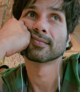 Shahid Kapoor turns a delayed flight situation into a moment of motivation | Shahid Kapoor turns a delayed flight situation into a moment of motivation
