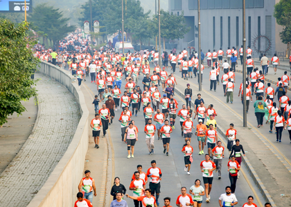 Record 24,000-plus runners participate in 9th Adani Ahmedabad Marathon | Record 24,000-plus runners participate in 9th Adani Ahmedabad Marathon