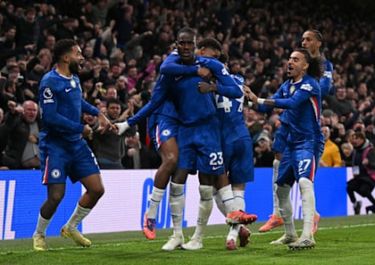 10-man Chelsea hold Arsenal to 1-1 draw in Premiere League | 10-man Chelsea hold Arsenal to 1-1 draw in Premiere League 10-man Chelsea hold Arsenal to 1-1 draw in Premiere League | 10-man Chelsea hold Arsenal to 1-1 draw in Premiere League