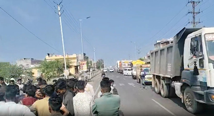 MP farmers block NH-52 over MSP, loan waiver and debt relief; traffic disrupted for hours | MP farmers block NH-52 over MSP, loan waiver and debt relief; traffic disrupted for hours