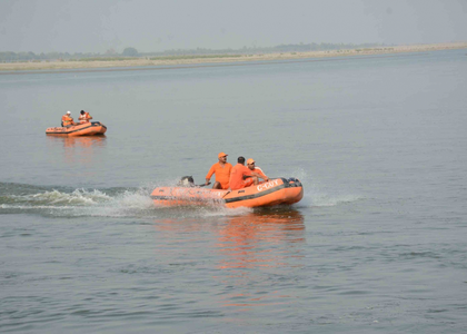Bihar: Boat capsizes in West Champaran; 2 girls missing | Bihar: Boat capsizes in West Champaran; 2 girls missing Bihar: Boat capsizes in West Champaran; 2 girls missing | Bihar: Boat capsizes in West Champaran; 2 girls missing