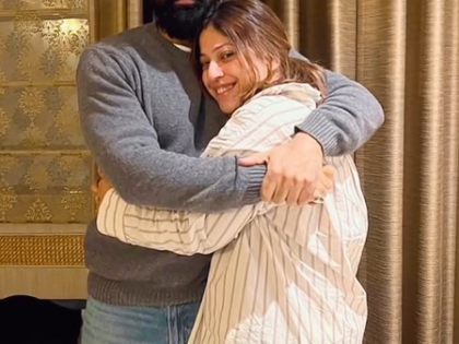 Aditi Malikk pays a surprise visit to husband Mohit Malik in Jaisalmer for their anniversary | Aditi Malikk pays a surprise visit to husband Mohit Malik in Jaisalmer for their anniversary