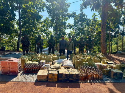 Manipur crackdown: 11 Insurgents arrested, massive arms and explosives seized | Manipur crackdown: 11 Insurgents arrested, massive arms and explosives seized Manipur crackdown: 11 Insurgents arrested, massive arms and explosives seized | Manipur crackdown: 11 Insurgents arrested, massive arms and explosives seized