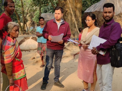 Amidst SIR exercise, duplicate and fake voter cards recovered from drain in Bengal | Amidst SIR exercise, duplicate and fake voter cards recovered from drain in Bengal