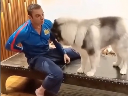 Sohail Khan enjoys his breakfast with his pet son Thor | Sohail Khan enjoys his breakfast with his pet son Thor