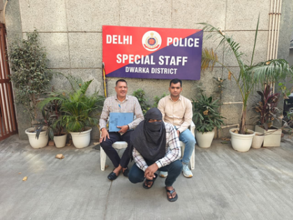 Delhi Police bust interstate illicit liquor smuggling network, arrest three | Delhi Police bust interstate illicit liquor smuggling network, arrest three Delhi Police bust interstate illicit liquor smuggling network, arrest three | Delhi Police bust interstate illicit liquor smuggling network, arrest three