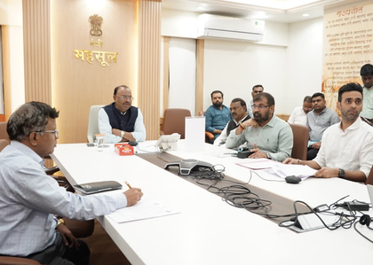 Maha govt seeks urgent aid from Centre to help flood-hit farmers | Maha govt seeks urgent aid from Centre to help flood-hit farmers