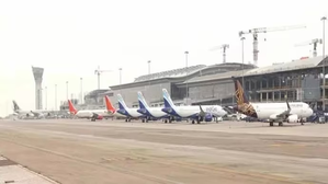 Chaos continues at Hyderabad Airport, 74 flights cancelled | Chaos continues at Hyderabad Airport, 74 flights cancelled
