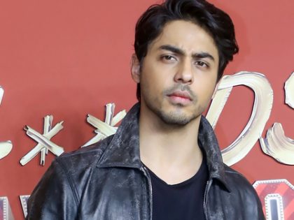 Video showing Aryan Khan's objectionable gesture at Bengaluru pub goes viral | Video showing Aryan Khan's objectionable gesture at Bengaluru pub goes viral