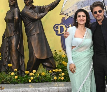 Shah Rukh Khan thrilled as DDLJ becomes first Indian film to be honoured with a statue in Leicester Square | Shah Rukh Khan thrilled as DDLJ becomes first Indian film to be honoured with a statue in Leicester Square