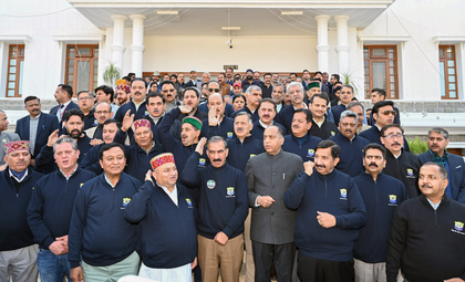 Congress, BJP lawmakers jointly hold protest on Himachal Assembly premises against ‘chitta’ menace | Congress, BJP lawmakers jointly hold protest on Himachal Assembly premises against ‘chitta’ menace