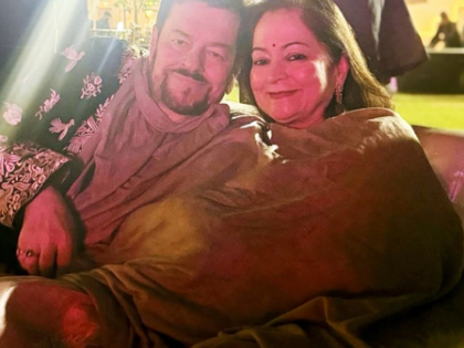 Nitin Mukesh tells what love is: Sharing her shawl on cold winter night | Nitin Mukesh tells what love is: Sharing her shawl on cold winter night Nitin Mukesh tells what love is: Sharing her shawl on cold winter night | Nitin Mukesh tells what love is: Sharing her shawl on cold winter night